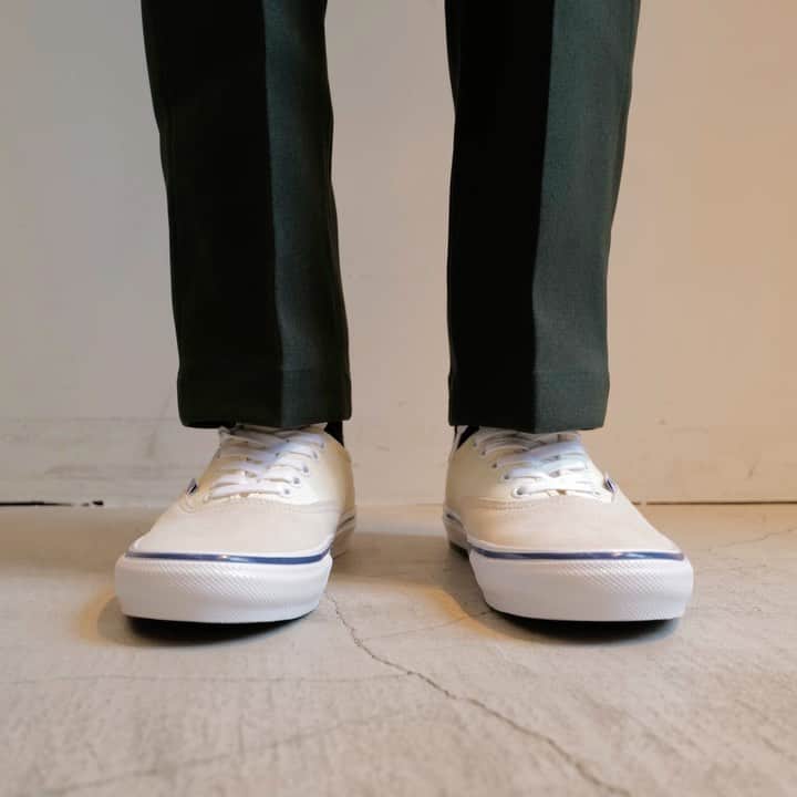 beams_harajuku_officialのインスタグラム：「…  ＜VANS＞ Skate Authentic Off White  @vans  @beams_harajuku  #vans #skate #21ss #beams #ビームス #harajuku_beams #HARAJUKUSTYLE #mensfashion #menswear #wear #style #fashion」
