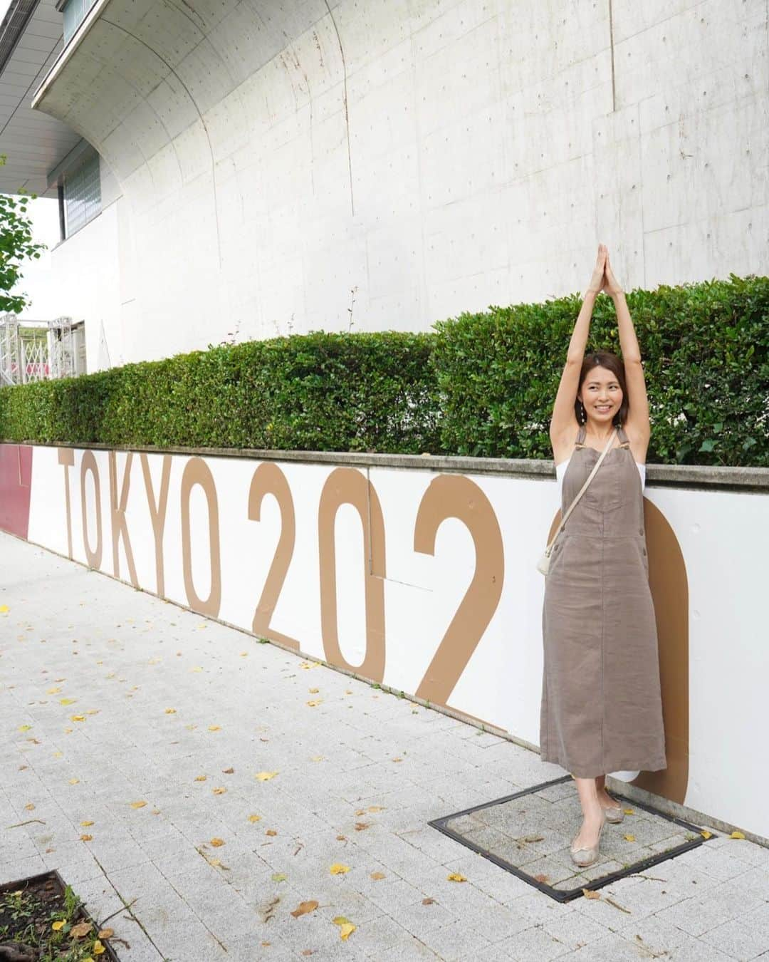 坂元美香さんのインスタグラム写真 - (坂元美香Instagram)「TOKYO2020で遊んでみた😆  TOKYO2021にしてやったぜぇ ワイルドだろぉ？  オリンピック開催については いろいろ思うところはあるけれど…  今ある状況で楽しむのは得意です😼  #流行るかな？ #東京オリンピック #東京体育館 #TOKYO2020 #TOKYO2021 #千駄ヶ谷 #国立競技場前 #選手の皆さんを応援します」7月3日 19時26分 - mika_saka