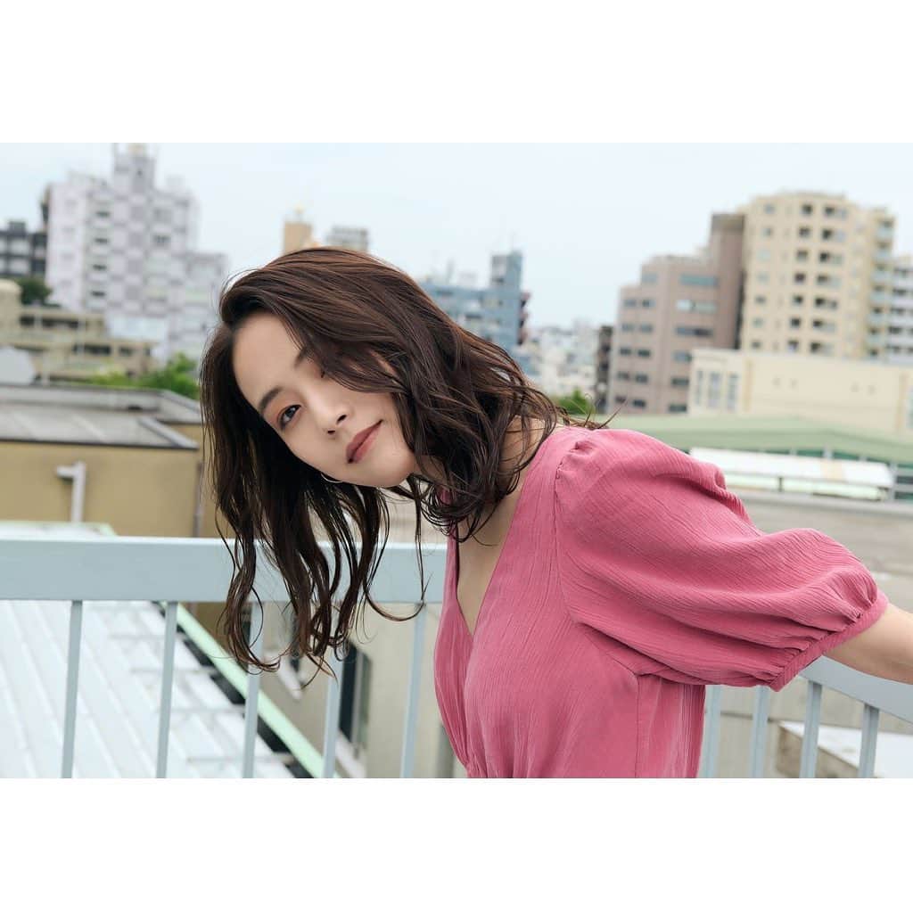のインスタグラム：「📸　@ryo_chin_photography  💄　@shun.matsumoto.0510   #作品撮り　#2枚目は以前ストーリーにあげたムービー　#音楽の付け方がわからないのでみなさんが心に思い描く歌をぜひ歌いながら歌うのが恥ずかしい方は思い浮かべながらみてください　#笑　#アナログすぎて最近やっとストーリーに音楽とかつけるやり方知った　#笑」