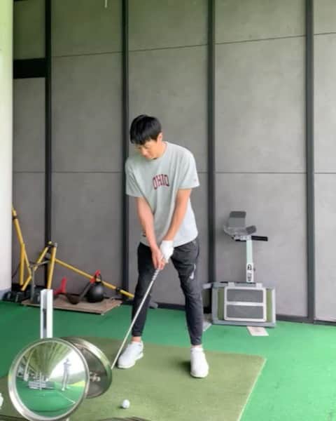 キム・レウォンのインスタグラム：「지산골프아카데미⭐️ Jisan Golf Academy⛳️」