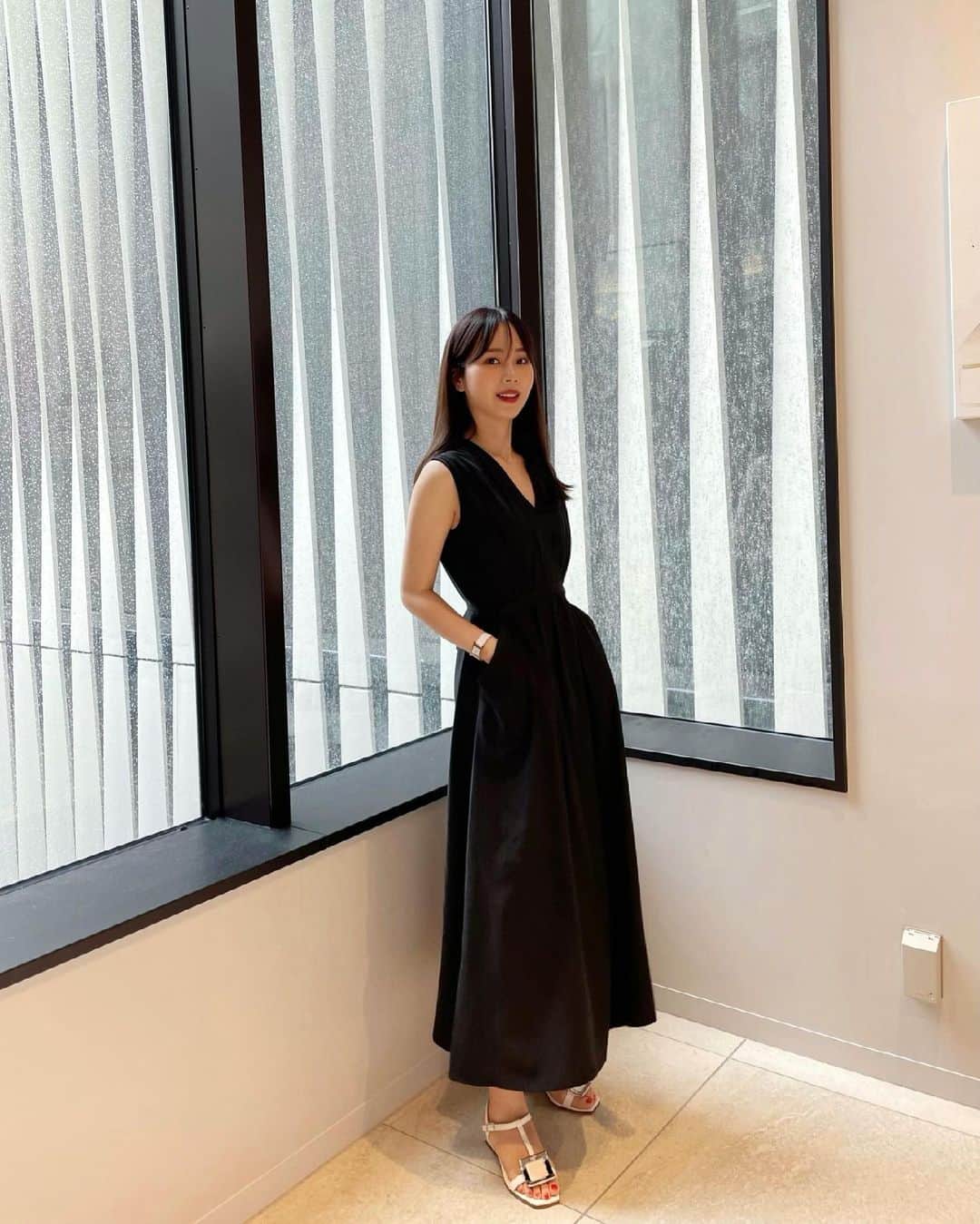 ハンナミのインスタグラム：「black 🦢🖤」