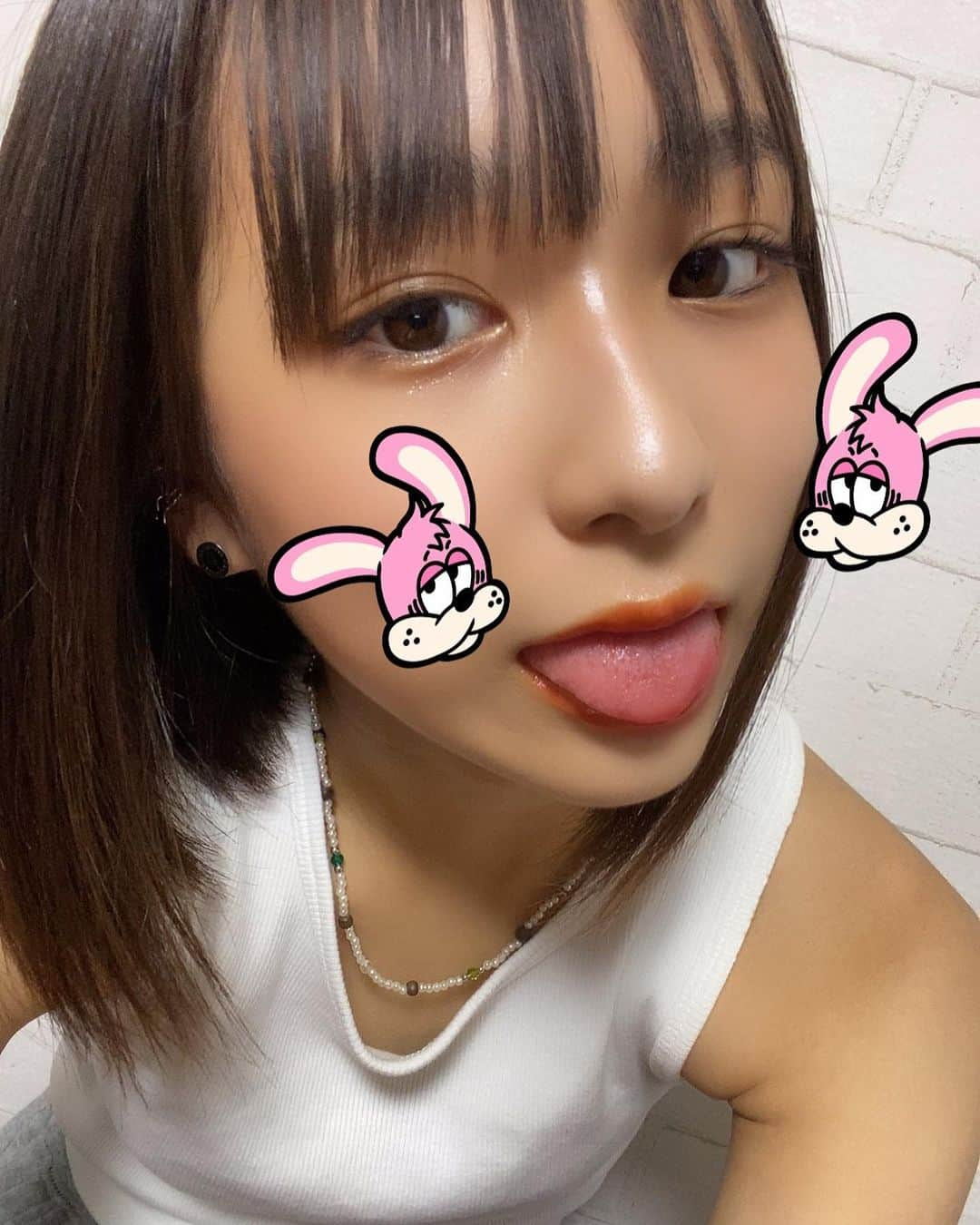 佐藤ひなたさんのインスタグラム写真 - (佐藤ひなたInstagram)「・ ・ 今日はスタンプで盛ってみた(˶ ̇ ̵ ̇˶ )  久しぶりにSNOW使ったら新機能が出てて めちゃくちゃびっくり(๑°ㅁ°๑)‼  前回はみんなの嬉しかったこと教えてくれてありがとう！  見てるひなまで嬉しい気持ちになっちゃいました «٩(*´ ꒳ `*)۶»  ひなは活動休止しないから安心してね♡  明日は日曜日だよぉ〜  みんなは何する？  ひなはテスト直しだよ(´TωT｀)ﾋﾟｴﾝ  #SNOW #スタンプ #自撮り  #韓国 #韓国語 #意味 #ごめんね #Goodday #うさぎ #ノースリーブ #Bershka #ホワイト #ビーズネックレス #nikoand  #ピアス #MARCJACOBS #佐藤ひなた #ひな #06 #ひなdays」7月3日 21時37分 - hinata_sato_official