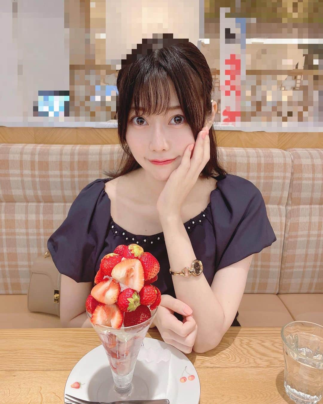 桃里れあさんのインスタグラム写真 - (桃里れあInstagram)「🍓 ・ ・ #果実園リーベル #いちごスイーツ #いちごパフェ #いちご #フルーツパフェ」7月3日 22時53分 - rea_momosato