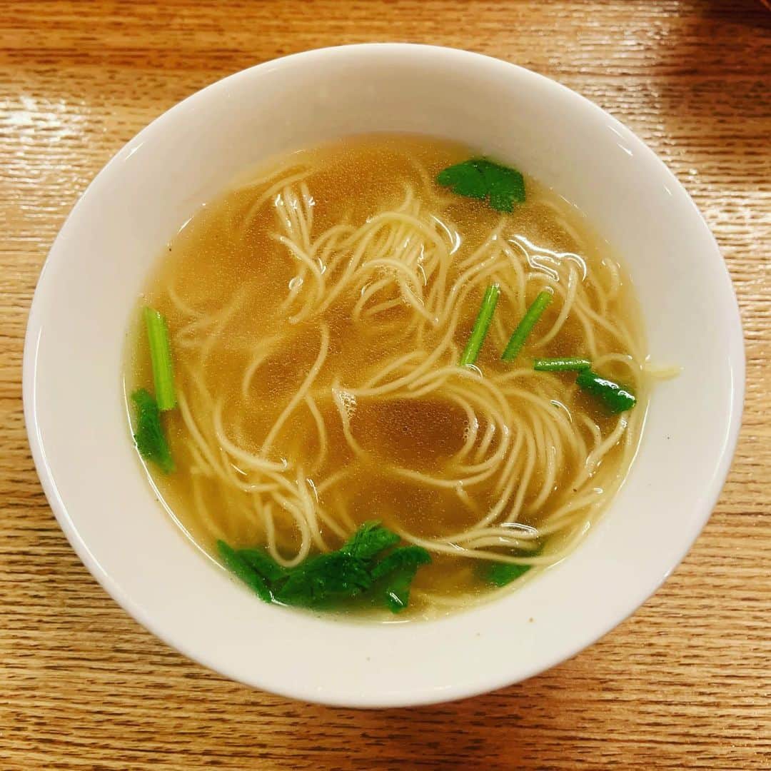 志摩有子さんのインスタグラム写真 - (志摩有子Instagram)「1ヶ月ぶりのサエキ飯店。 疲れていてもスルスル入る。 食べれば食べるほどお腹が空くのはどういうことか。  #サエキ飯店」7月3日 23時26分 - ariko418