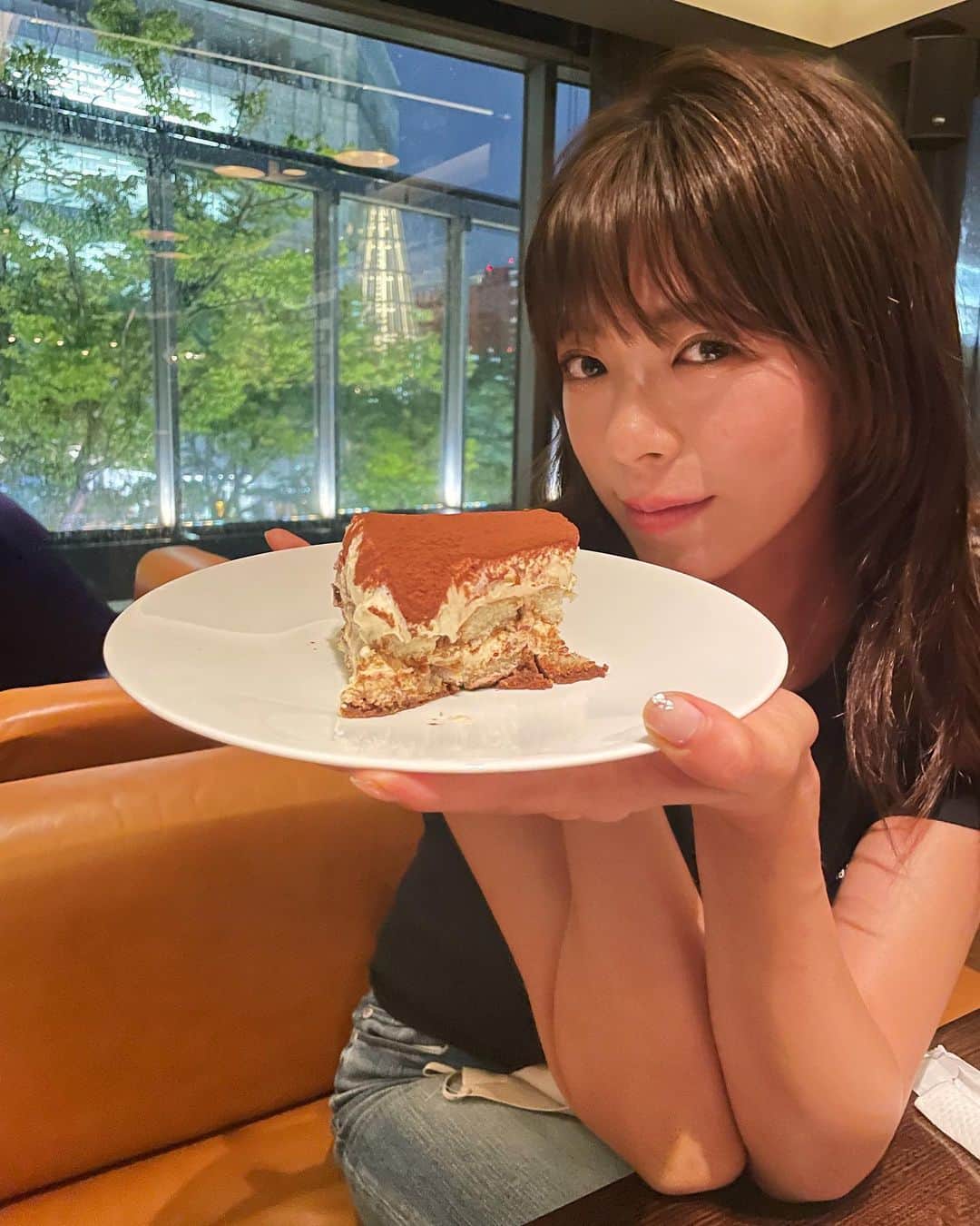 わちみなみのインスタグラム：「⁡ ティラミス大好きでした☺︎ ここも、まいと一緒に行った時の。。 ⁡ @hinomaiofficial  ⁡ #ティラミス」