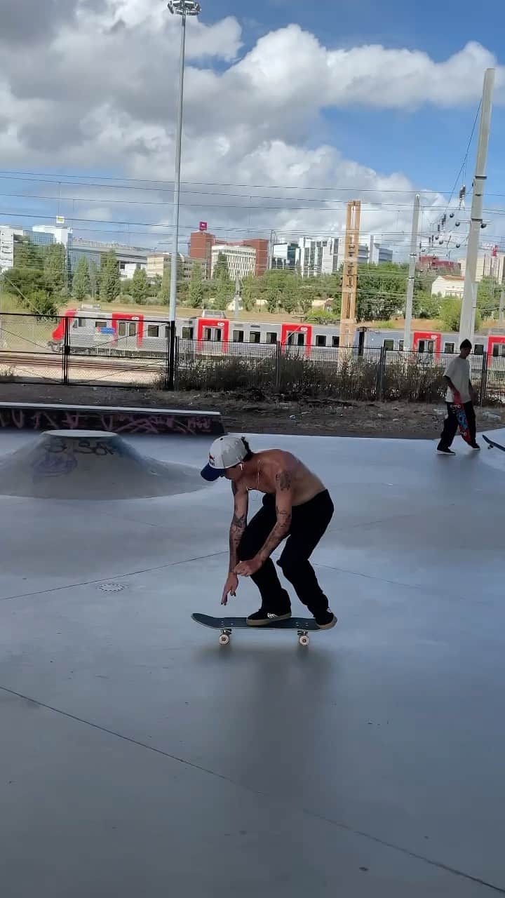 グスタボ・リベイロのインスタグラム：「Back on the board 🙏🏼❤️」