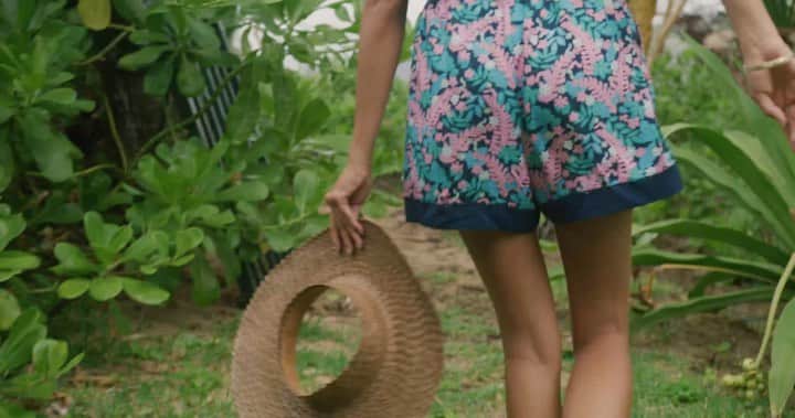 レインスプーナーのインスタグラム：「Introducing the fern romper. Equally at home in town or on the beach. Made of a lightweight rayon fabric. Perfect for summer.」
