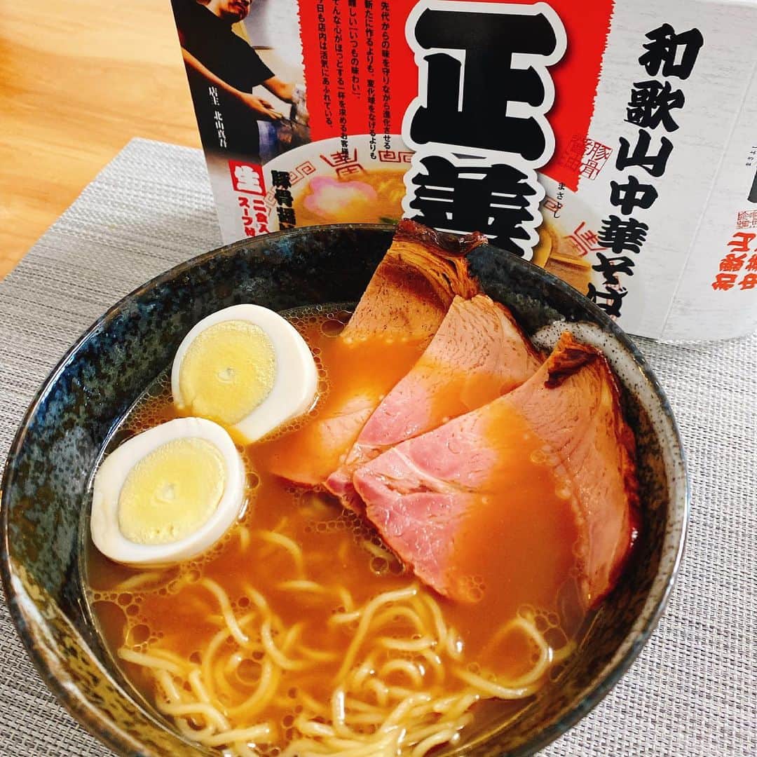 川田裕美さんのインスタグラム写真 - (川田裕美Instagram)「ラーメン美味しかった！😋和歌山の醤油とんこつ✨ 息子は麺をすすっているのを不思議そうに見ていました👶👶  #和歌山ラーメン　#正善」7月4日 7時23分 - hiromikawata163