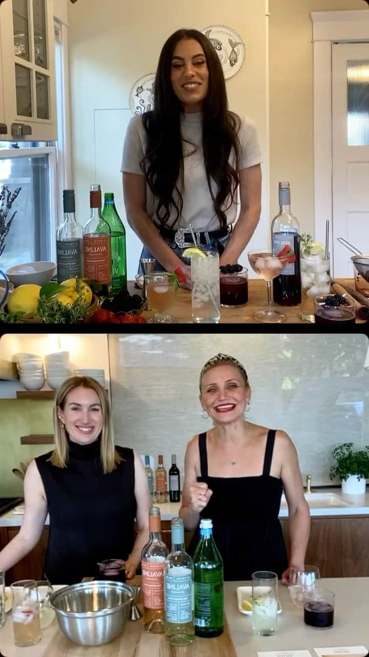 キャメロン・ディアスのインスタグラム：「In case you missed our @avaline Spritz recipes live, here’s a refreshing drink recipe perfect for the 4th Of July 🇺🇸 You can now find Avaline across the US at retailers like @target @sprouts @krogerco @meijerstores @totalwine (and more)! If you need help finding a bottle visit drinkavaline.com or DM @avaline and they’ll help you find a bottle! For more of our delicious spritz recipes head over to @avaline ! 🍹」