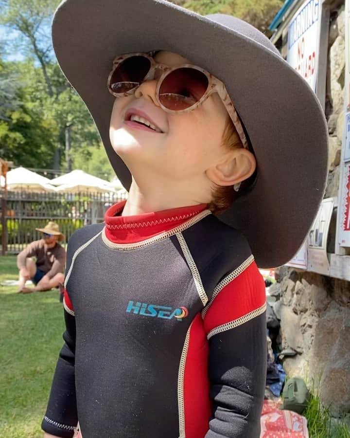 マンディクーンのインスタグラム：「😎🤠😎」