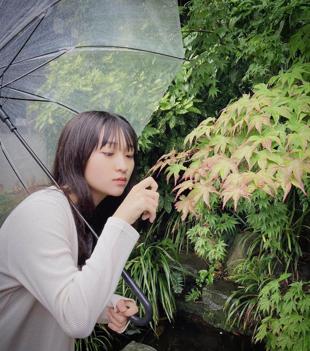 前野えまさんのインスタグラム写真 - (前野えまInstagram)「雨なのでのんびり過ごしています☔️ ・ ・ #雨 #雨の日 #週末の過ごし方 #のんびり休日 #ポートレート   #rain #rainyday #weekend  #followme #tagsforlikes #tflers #tagsforlikesapp #actress #actor #girl #photography #portrait #portraitphotography #daily_phot_jpn #japan_daytime_view」7月4日 9時43分 - maeno_ema