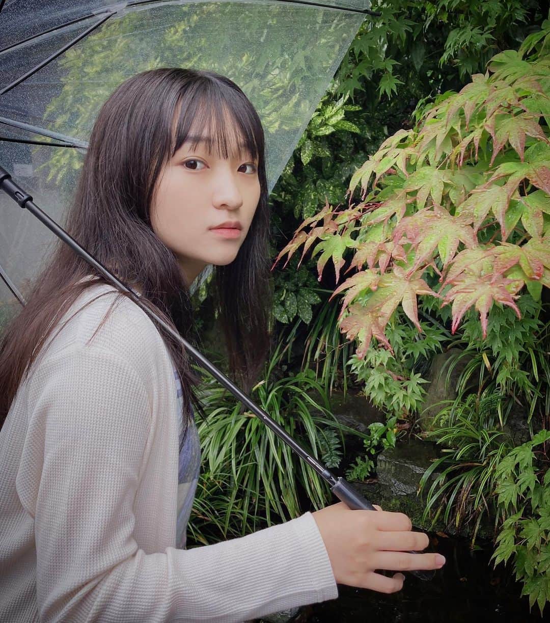前野えまさんのインスタグラム写真 - (前野えまInstagram)「雨なのでのんびり過ごしています☔️ ・ ・ #雨 #雨の日 #週末の過ごし方 #のんびり休日 #ポートレート   #rain #rainyday #weekend  #followme #tagsforlikes #tflers #tagsforlikesapp #actress #actor #girl #photography #portrait #portraitphotography #daily_phot_jpn #japan_daytime_view」7月4日 9時43分 - maeno_ema