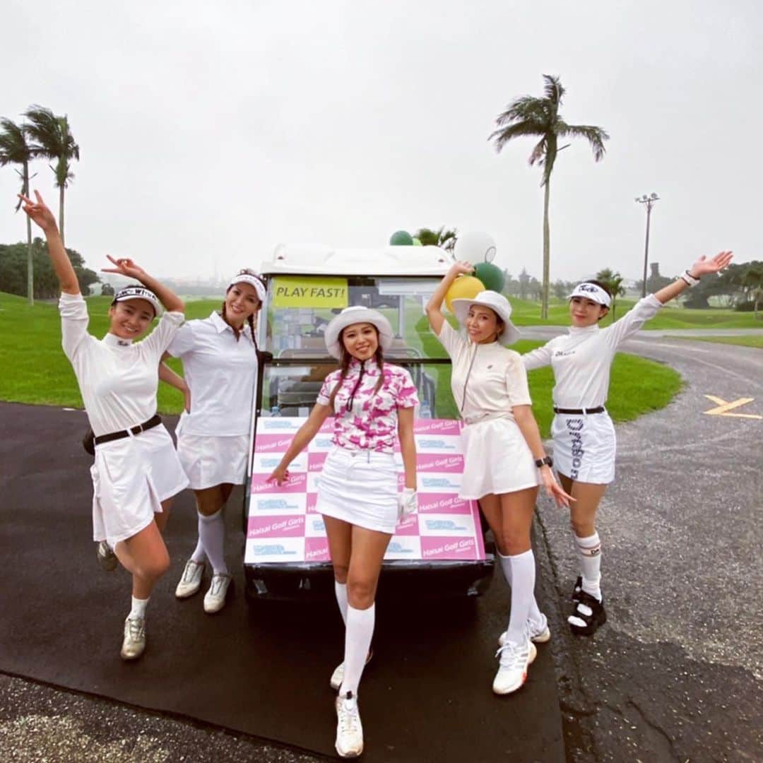 呉屋ありさのインスタグラム：「. . July🎋 @71na.tsuki_golf   Happy Birthday⭐︎ . きっと10年後、30年後も一緒にGOLFを楽しんでるね‼︎ . #元祖ゴルフ仲間 #happybirthday  #バースデーゴルフ #沖縄ゴルフ女子」