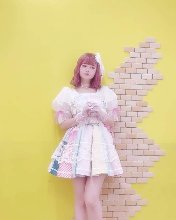 のインスタグラム：「おふしょっと  🍬🍬🍬🍬  #アイドル #アイドル衣装 #雨森セラ #今日も波動高い #純情のアフィリア #cute」