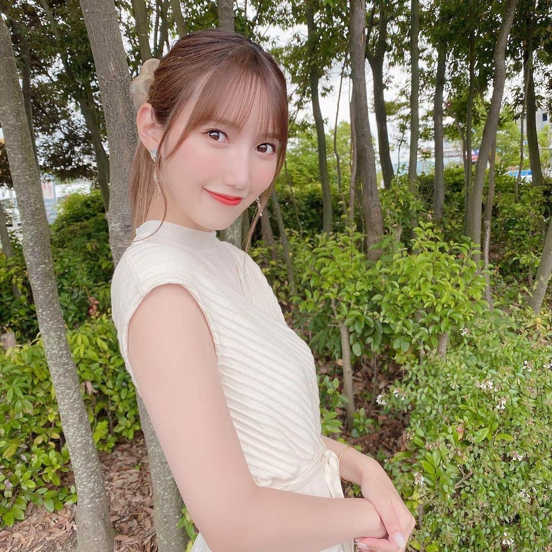 田中菜津美さんのインスタグラム写真 - (田中菜津美Instagram)「二十歳の終わりが近づいてる。 . もっと楽しむぞ💕 . #ootd #夏コーデ #バングル #セリーヌ #celine  #私服 #lilybrown #hairarrange #ポニーテール #西通りパーラー #ケバブ #グルグルチキン」7月4日 21時53分 - natsumitanaka_0810