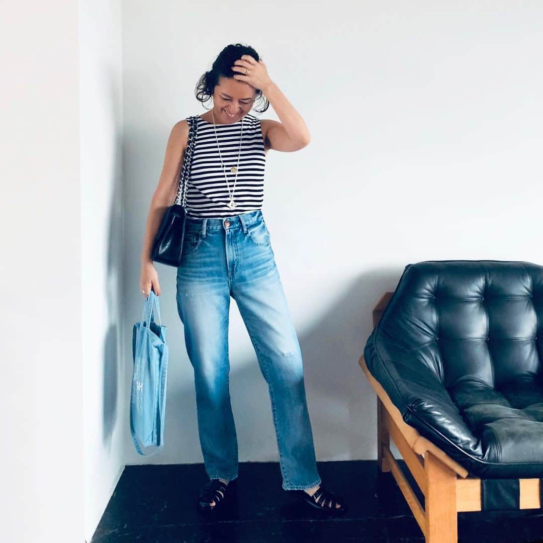 RED CARD TOKYOさんのインスタグラム写真 - (RED CARD TOKYOInstagram)「. Naoko Okusa’s HOW TO WEAR IT?   〜Featured item 〜 ——————————————————  DENIM : Vintage Straight NO :  94501-kdl  PRICE : ¥22,000+tax  ———————————————————  ボーダー！　アメリカンスリーブ！　ハイウエストのデニム！　ああ、夏が早く来ないかな（笑）。いつも、いつまでも好きなスタイル。  by Naoko Okusa  ———————————————————  @naokookusa さん #大草直子 さん #redcard #redcardtokyo #howtowearit #redcarddenim #moonlight #レッドカード #レッドカードトーキョー  #レッドカードデニム #ストレートデニム #デニムラバー #jeans�  #intheknowgl #naokookusa #jeansstyle #denimstyle」7月4日 20時30分 - redcardtokyo