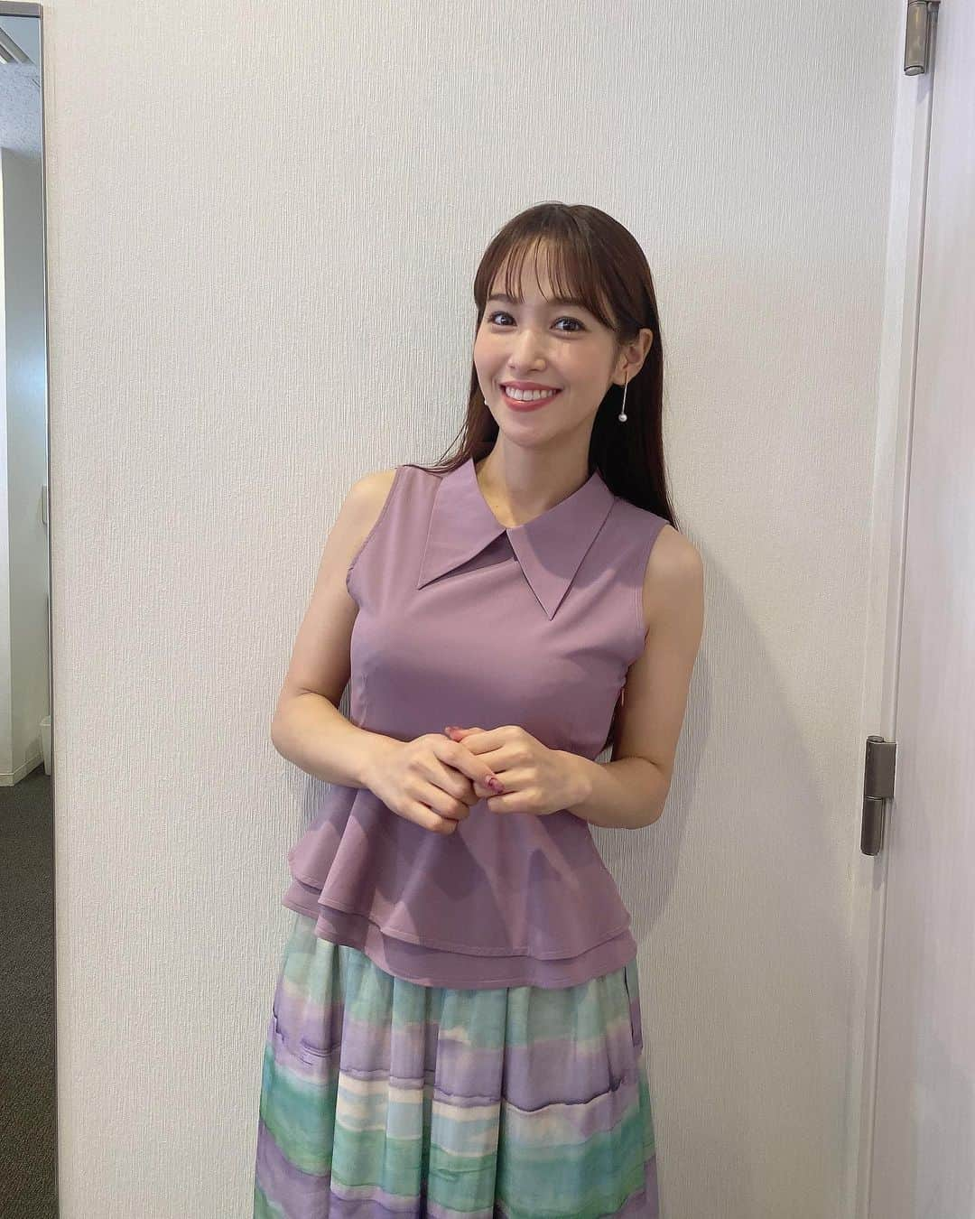 鷲見玲奈さんのインスタグラム写真 - (鷲見玲奈Instagram)「. 明日テレビ朝日にて放送の激レアさんを連れてきた。に出演します✨  今回は、 💜大ヒット曲『孫』のあの孫 💜でっけぇ穴を掘った人  です！！  大好きな紫の衣装を選びました☺️  👚 @elenore_official 👗 @facesansfard 👂 @vendomeaoyama_official 👠 @randa_pic  #激レアさんを連れてきた #テレビ朝日 #衣装 #紫率高め」7月4日 20時37分 - sumi__reina