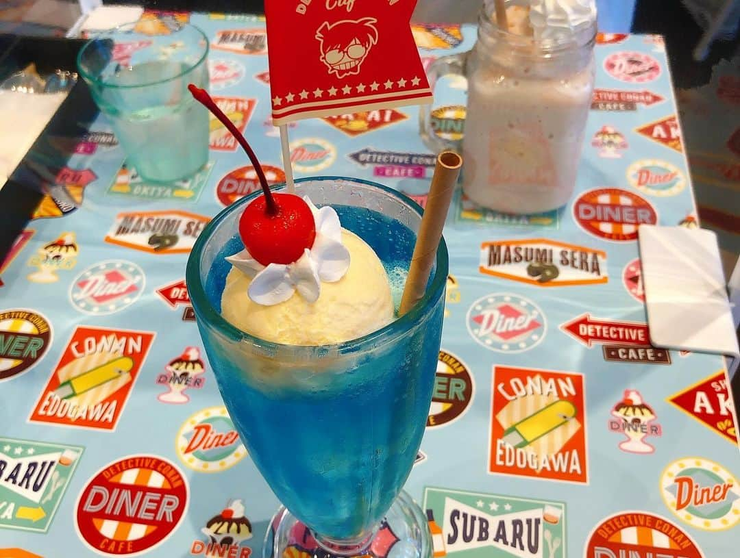 優希美青さんのインスタグラム写真 - (優希美青Instagram)「#コナンカフェ #アポトキシンカレー #DETECTIVESODA #コロンボのミートソースパスタ #少年探偵団シェイク #DETECTIVESUNDAE #江戸川コナン #APTX-4869」7月4日 20時50分 - mio_yuki