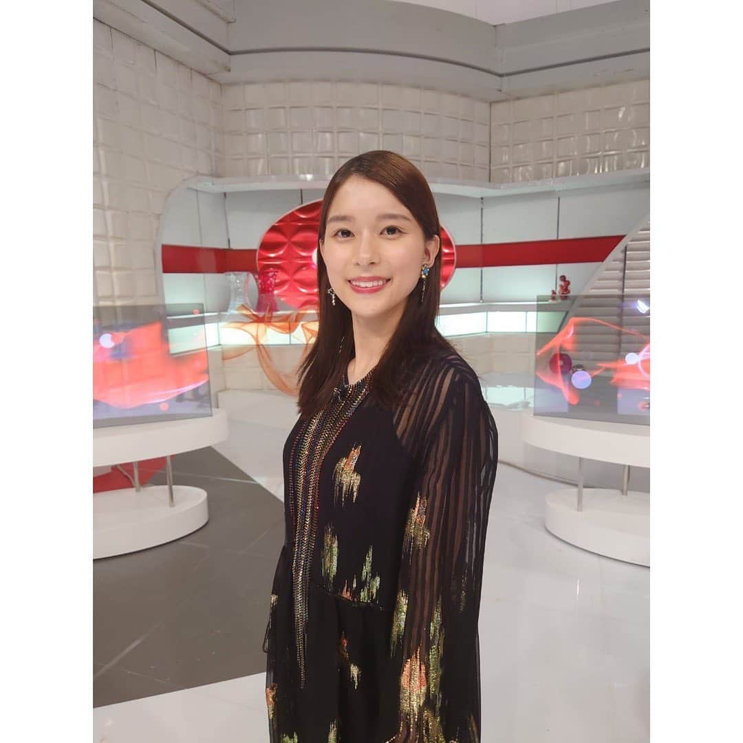 芳根京子さんのインスタグラム写真 - (芳根京子Instagram)「今夜22時から「おしゃれイズム」出演させていただきます！  会いたい方に会わせてもらえたり、 高校の同級生が出てくれてなんだかプチ同窓会みたいにさせてもらえたり、 次の日からの活力をいただけた時間でした。 ありがとうございました☺︎  兄からのアンケートもありましたが、(わざわざありがと) 変なこと言わないでよね！もう！🐮  あまりにもはしゃぎすぎたと反省してます。すみません。お手柔らかによろしくお願いします🐮  #おしゃれイズム #Arcアーク #公開中」7月4日 12時59分 - yoshinekyoko