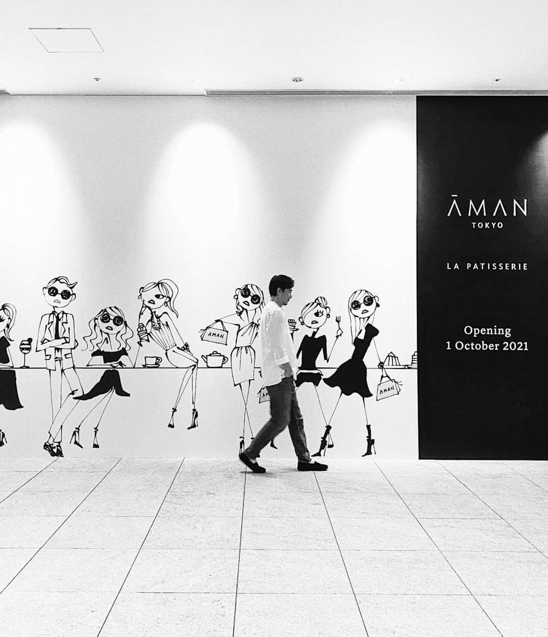 三浦大地さんのインスタグラム写真 - (三浦大地Instagram)「10月1日にAMAN TOKYOの入るビルOOTEMORIにLA PATISSERIE BY AMAN TOKYOが新しくオープン致します。  そしてオープンするまでの期間、仮囲いに僕のアートが登場しています！  AMANのスイーツによって会話や出会いを楽しむ人達を長テーブルのような一本の線で繋ぐ縁。  憧れのAMANとこうして何かをクリエイトすることができるなんて思ってもいなかったので本当に嬉しいです。  オープンするまでの期間限定なので皆様、是非観に来て下さい！  そしてパティシエの　@yoshihisa.mygw さんが創るスイーツは本当に美味しいので、オープンが今から本当に楽しみです！  #aman #amantokyo #lapatisseriebyamantokyo #ootemori」7月4日 13時23分 - daichi_1127