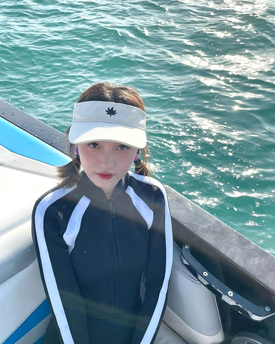 リン・シャオザイのインスタグラム：「🏄‍♀️wow」