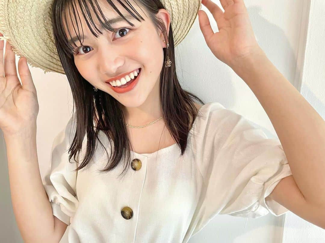 広瀬まのか︎さんのインスタグラム写真 - (広瀬まのか︎Instagram)「今日で16歳になりました🌼 ⁡ ⁡ 0時から沢山のメッセージ有難うございます 本当に幸せです🤍🤎 ⁡ ⁡ ニコモでいられるのもあと約半年 一つ一つを大切にして最後まで楽しみます👒 ⁡ ⁡ 今日は美味しいもの食べまくって眠ります 皆様、好愛愛です‪‪🌛 ⁡ ⁡ #広瀬まのか」7月4日 15時08分 - manoka_hirose