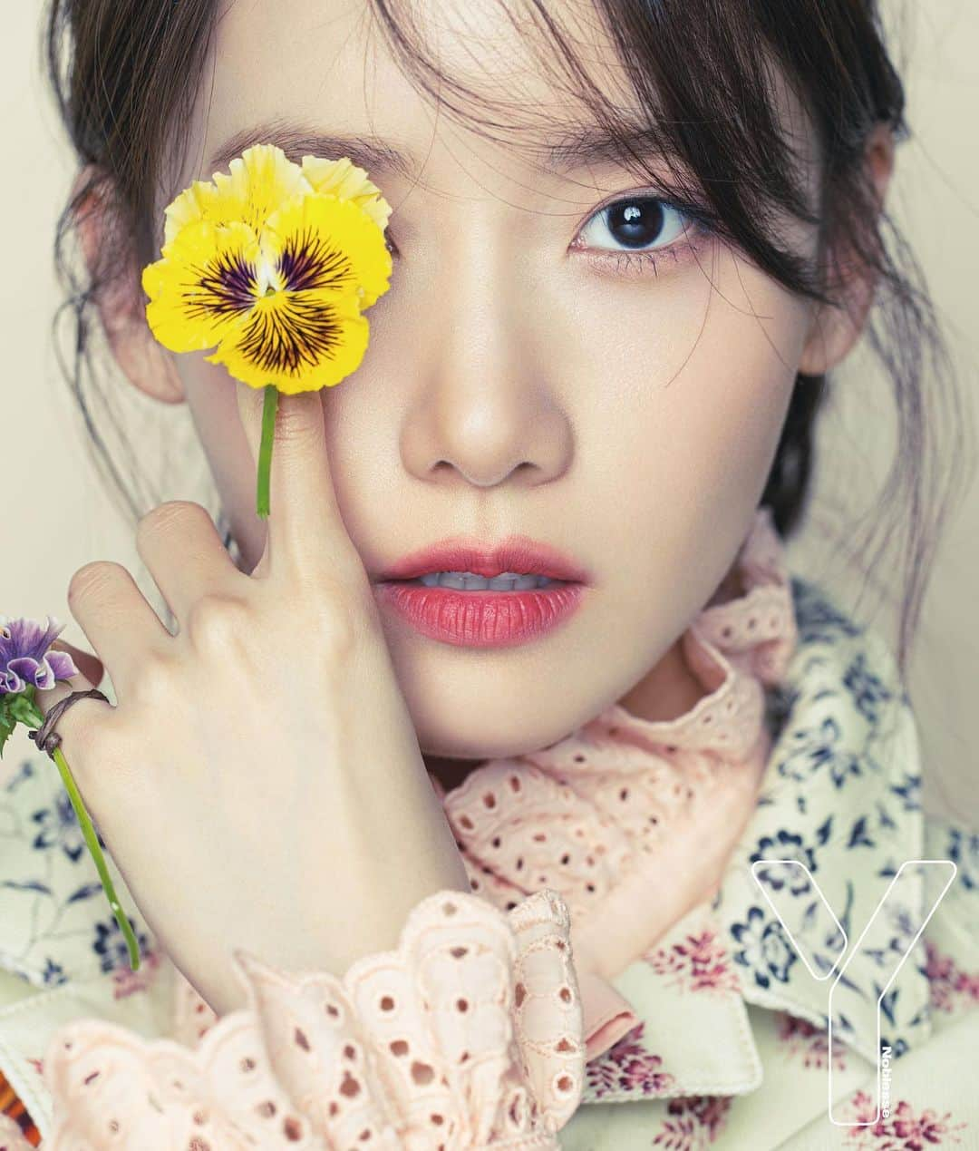 ユナさんのインスタグラム写真 - (ユナInstagram)「🌼 @ymagazine_official」7月4日 15時27分 - yoona__lim