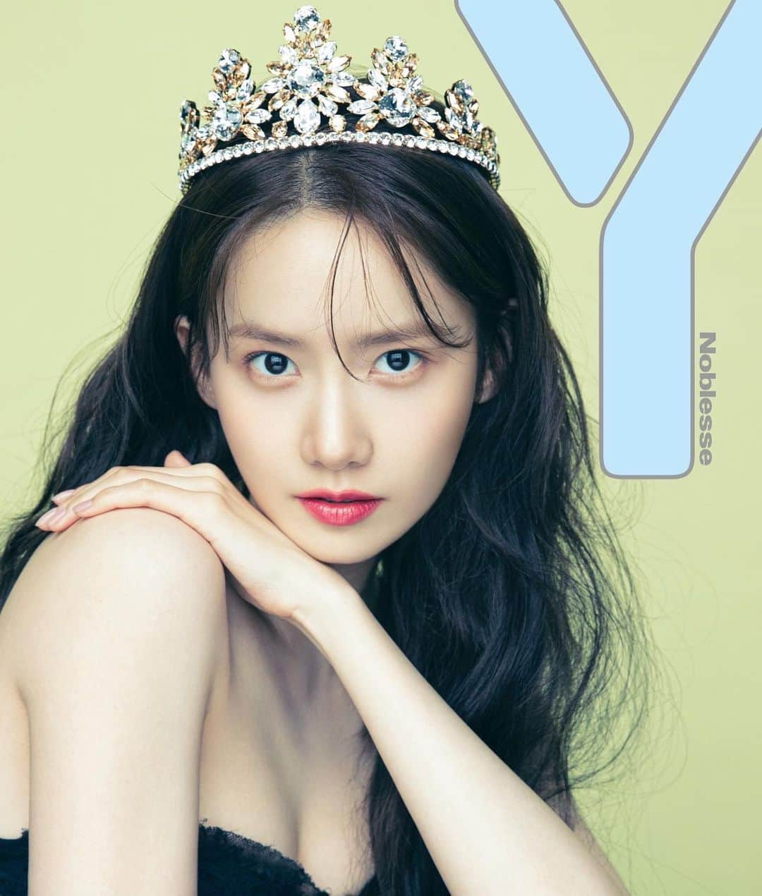 ユナさんのインスタグラム写真 - (ユナInstagram)「💙 @ymagazine_official  @esteelauderkr」7月4日 15時30分 - yoona__lim