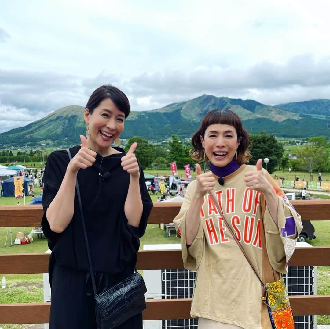 内田恭子さんのインスタグラム写真 - (内田恭子Instagram)「先日、久本雅美さんと、大分と熊本の道の駅を巡る楽しいロケをしてきました。私は初めての大分と熊本。自然は美しいし、食べ物は美味しいし、人は優しいし、最高だったなあ。よかったらご覧くださいね。  BS１１「道の駅で逢いましょう」 放送日：7月21日（水）19:03～21:00 https://www.bs11.jp/education/michinoeki/  ＃BS１１　＃久本雅美　＃大分　＃熊本　＃道の駅で逢いましょう #道の駅　#九州旅行 #九州　#内田恭子 #kyokouchida」7月4日 15時47分 - kyoko.uchida.official