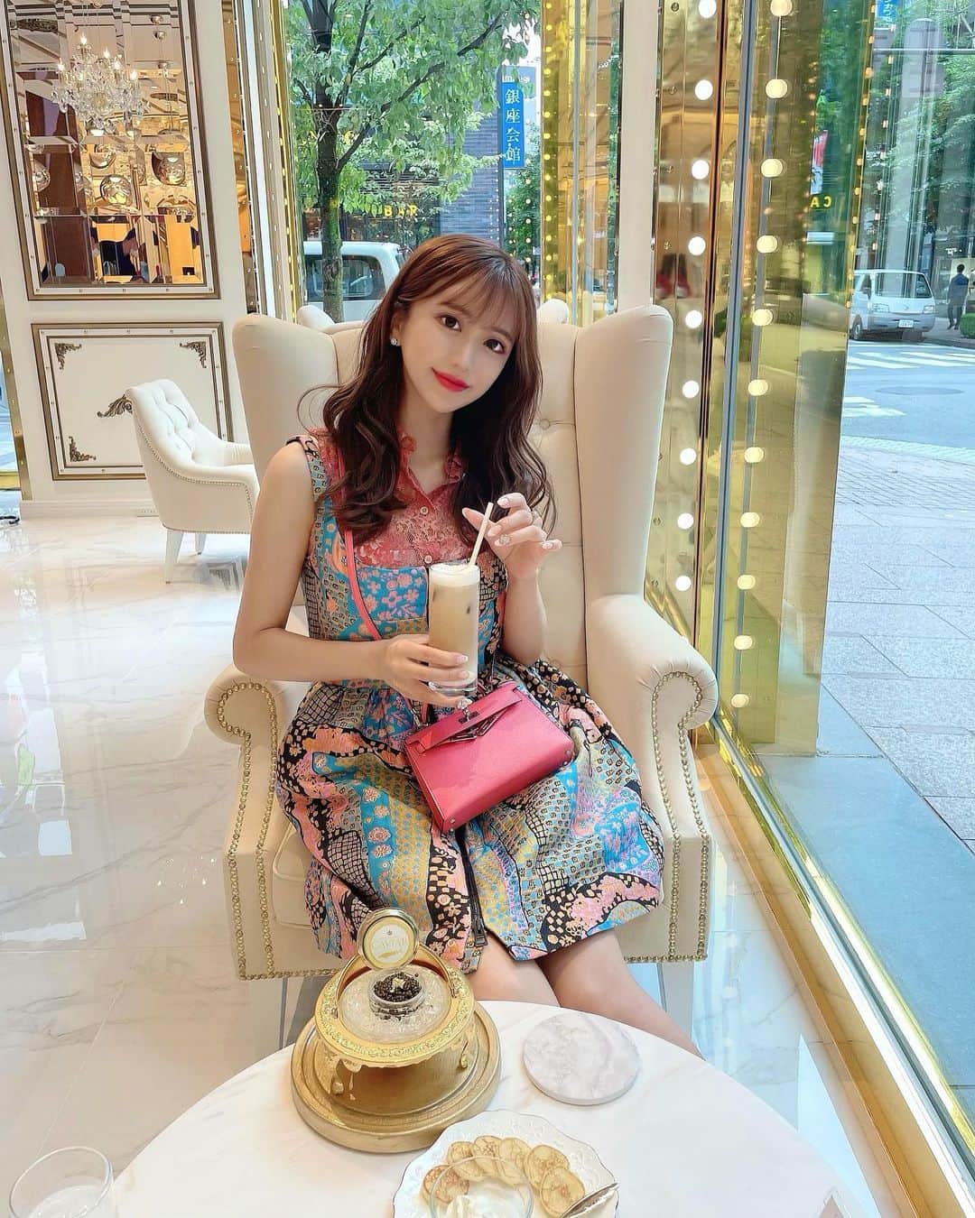 伴かなみのグルメインスタ