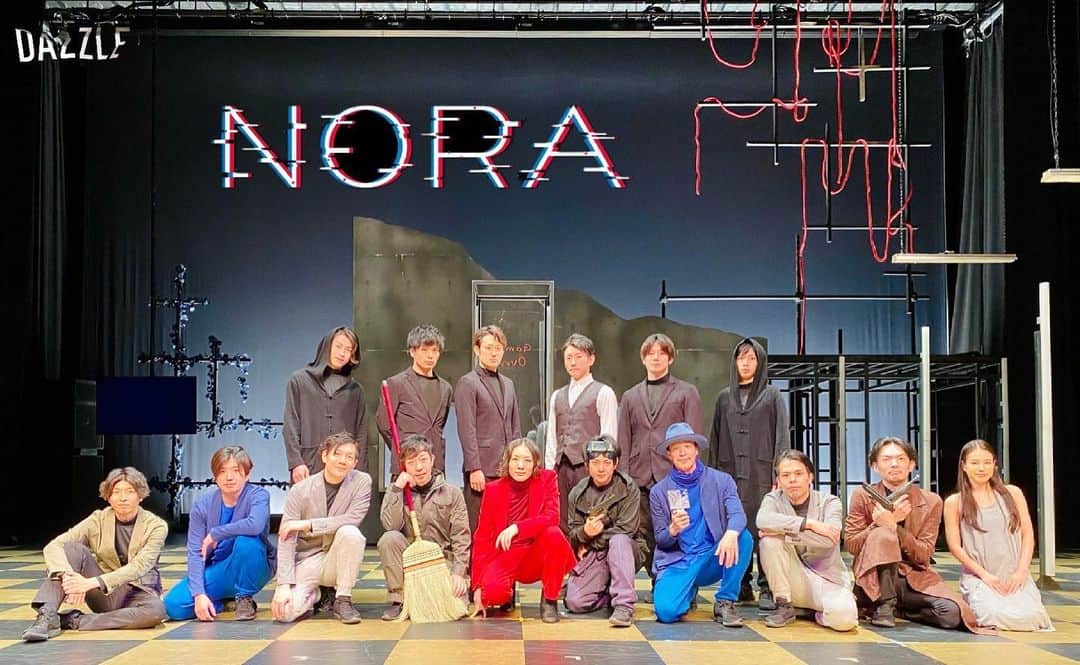 稲垣香澄のインスタグラム：「DAZZLE新作舞台「NORA」 全14公演 ありがとうございました✨  SAKIちゃんでした😊 少しでしたがこの作品に携われて、かけがえのない時間と経験を得られました。 本当に感謝しかないです。ありがとうございました✨  この先、人生の選択に迷ったり悩んだりしたら #NORA を思い出そうと思います🟦🟥  この経験を #VenusofTOKYO へ しっかりと繋げていきたいと思います。 まだまだよろしくお願いします🤍  そして早速、切り替えまして 明日 #VenusofTOKYO に復活いたします✨ 久しぶりの盗賊です🤍  NORAロスの方、お待ちしてます😌 @venusoftokyo」