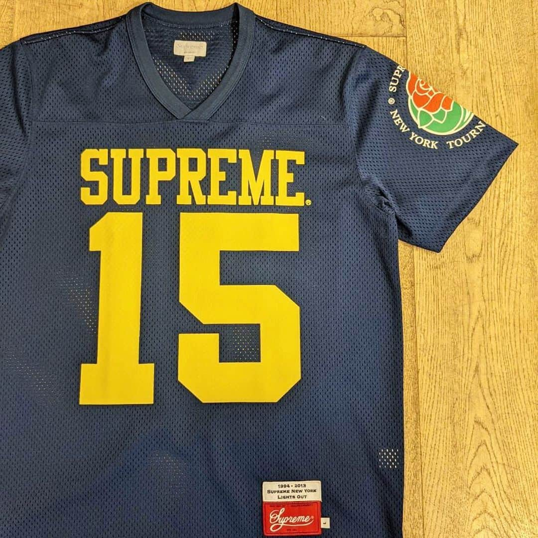 fools_judge_streetさんのインスタグラム写真 - (fools_judge_streetInstagram)「SUPREME 13SS Roses Football Top  商品をタップすると、 オンラインストア商品ページにアクセスできます。 ※その他ご不明点は店頭または、 DMまでお問い合わせください。  如有任何疑问，请在instagram上留言。 欢迎浏览我们的网上商店以及光临我们在原宿的实体店。  For inquiries, please message us on instagram. Please confirm our online store. Thank you.  #supreme」7月4日 18時18分 - fools_judge_street