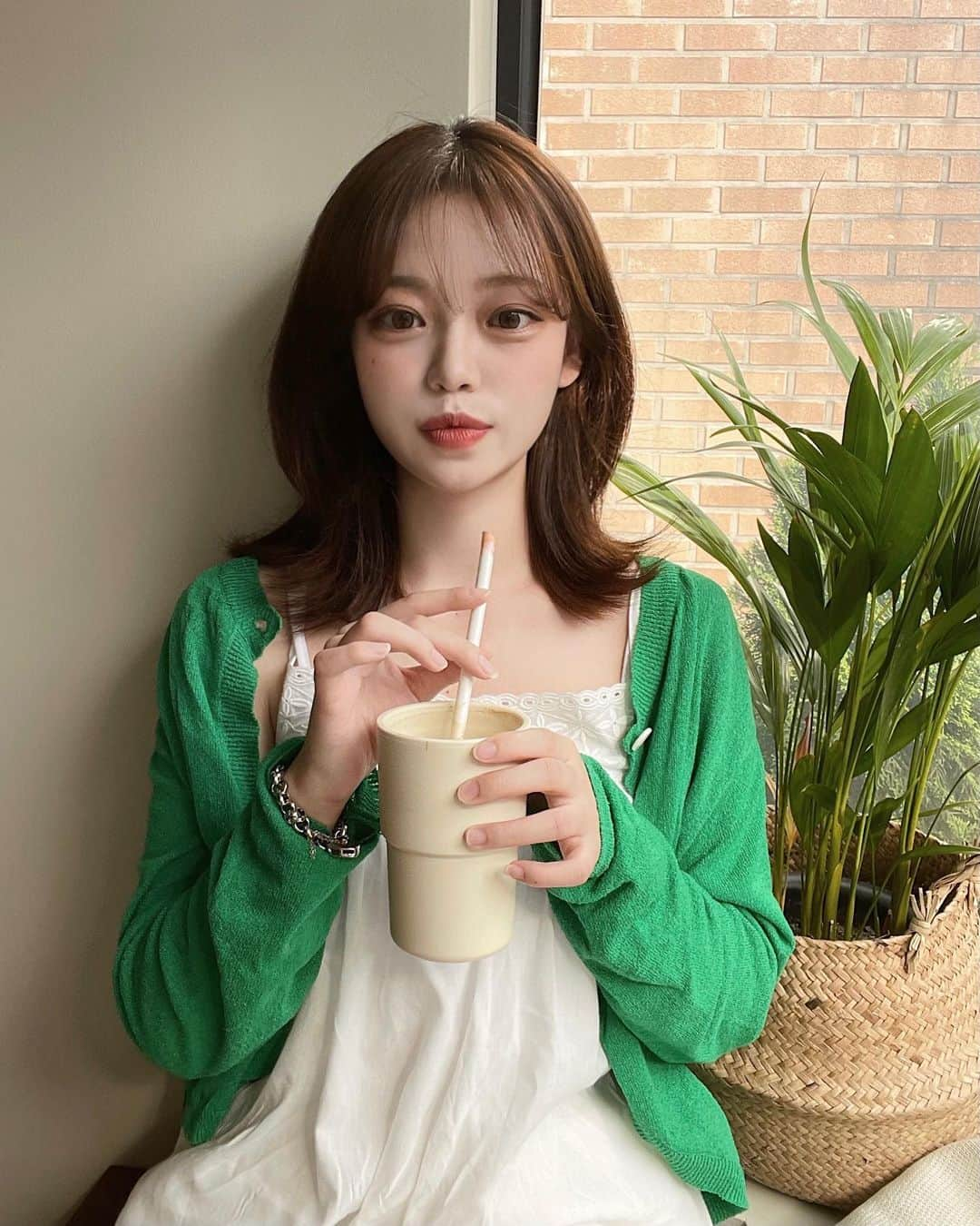 ウィ・ソンヒさんのインスタグラム写真 - (ウィ・ソンヒInstagram)「💚🤍🌱🥛」7月4日 18時19分 - _seong_hee