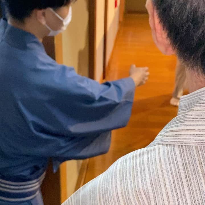のインスタグラム：「おとっつぁん復活👊1ヶ月ちょいぶりの高座。ホッ😀  #浅草演芸ホール #林家木久扇 #寄席 #笑点 #黄色 #復活」