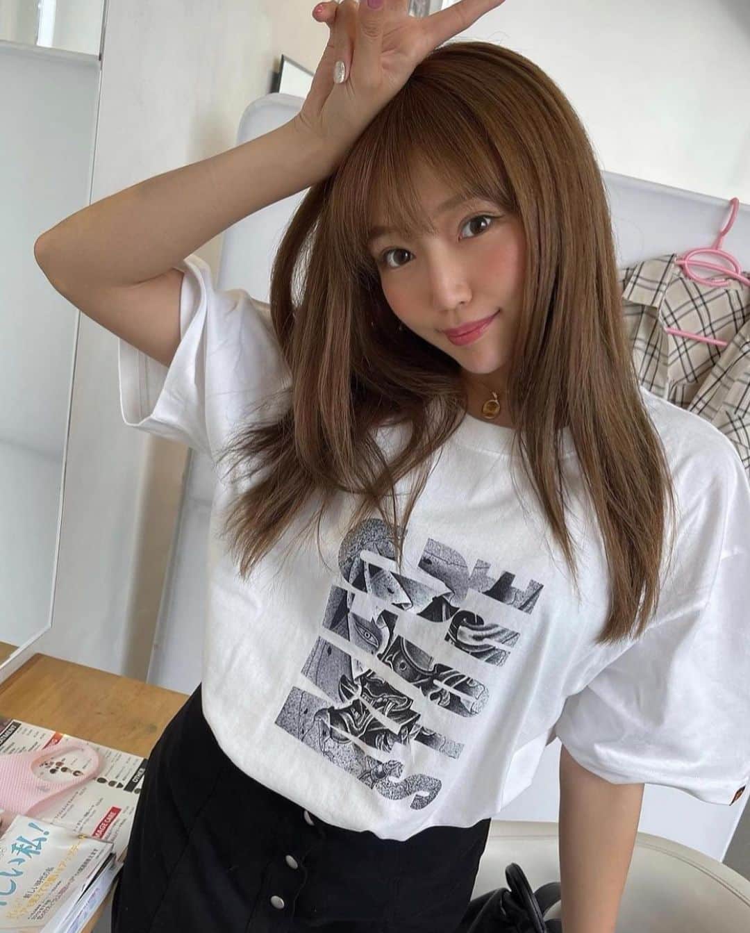 彫師美漸のインスタグラム：「MFCSTORE×BIZEN-美漸 コラボ 販売、再販、どちらの種類も無事完売🙏 ・ MFCSTOREさん、ご協力頂いた皆様、本当にありがとうございました🙇‍♂️✨ ・ こちらのデザインは今回限りで今後再販はしません🙏 が、またかっこいいTシャツを作らせて頂きますので是非またチェックお願いします👌✨ ・ 写真の最後2枚はBizenartオリジナル商品！ オリジナルのものは購入できますので、是非Bizenartのサイトをチェックしてみてください😊 ・ https://bizenart.official.ec  ・ #MFCSTORE #刺青 #彫師 #美漸 #彫師美漸 #海老名 #中目黒 #タトゥー #東京タトゥー #tokyo #tattoo #art #fashion #bizenart #bizen #문신　#Bizentattoo  #tattooer #tattooist #tattooartist #tattooart #tattooshop #japanesetattoo  #美漸アパレル」