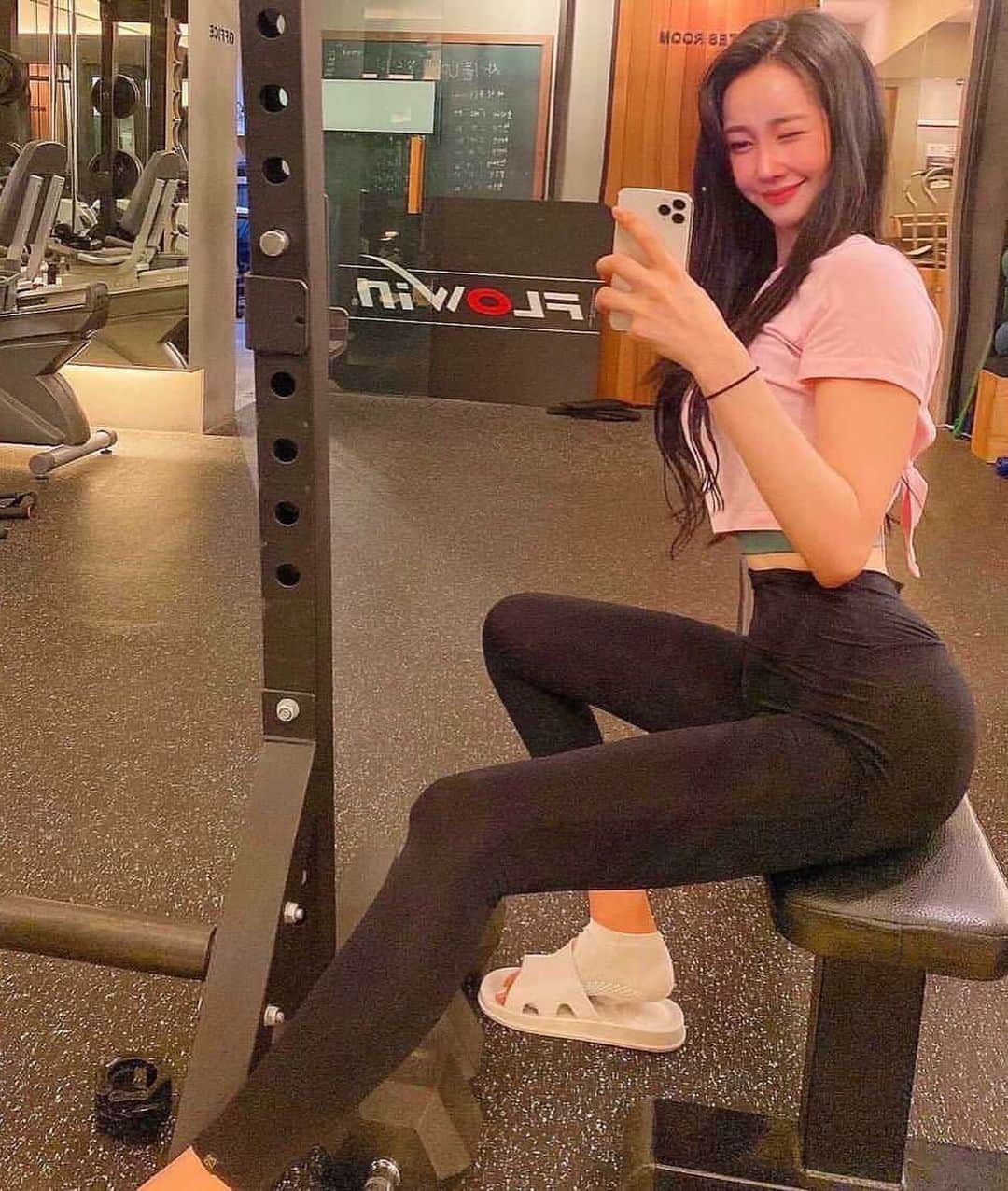 BodyON Koreaさんのインスタグラム写真 - (BodyON KoreaInstagram)「🔥생각과 삶이 멋진 #운동 피플들을 @바디온코리아는 항상 응원합니다!👏 | | @sw.ook 👍😎💕 | | 💌자신 or 주변 지인 중에 짐패션 핫피플 계시면 DM 보내주세요 👍 | | #yogapractice #요가강사 #diet  #운동녀 #girl #selfie #홈트 #ootd #운동복 #셀피 #일상 #거울샷#instagood #브라탑 #healthy #헬스 #fitness #얼짱 #몸짱 #body #운스타그램 #바디스타그램 #유지어터  #다이어터 #필라테스복 #pilatesinstructor #pilates #운동하는여자」7月4日 22時11分 - bodyonkorea