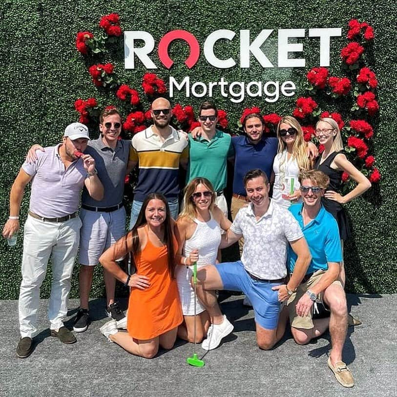 ダニエル・イートンさんのインスタグラム写真 - (ダニエル・イートンInstagram)「The #rocketmortgageclassic was a blast! Thank you @isabellameteer for the awesome experience. Great friends, awesome golf, and a beautiful day.」7月5日 1時34分 - danielpeaton