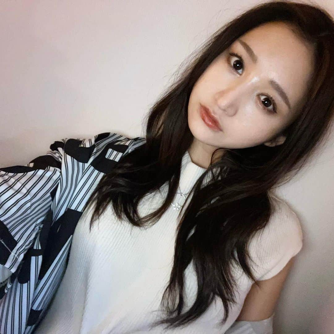 のインスタグラム：「急募:眠れない夜の対処法  #自撮り#セルフィ#星奈あい#おるちゃん#攝影日記#人像攝影#攝影師#拍照#人像摄影#攝影日常#좋아요#소통그램#패션화보」
