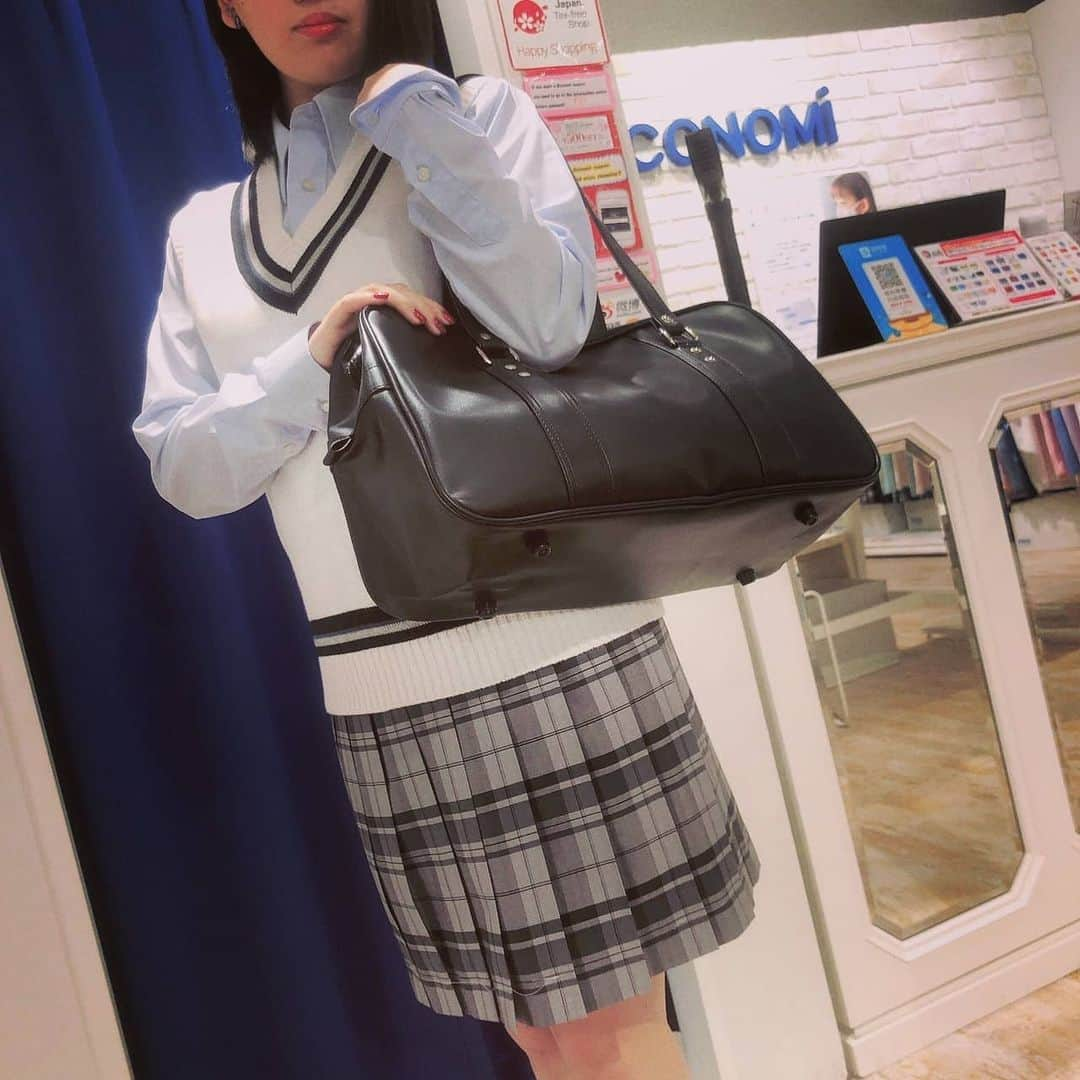 制服専門店CONOMiさんのインスタグラム写真 - (制服専門店CONOMiInstagram)「優等生風コーデ✐📒✨ 新色の夏スカート💙 合わせやすくておすすめです💙  #conomi #制服 #学校 #school #コーデ #code　#スカート #夏コーデ　#summer #insta #instagood  #instagram #instalike #セーラー服 #高校生 #中学生 #学生 #jk #jc #かわいい #kawaii #原宿 #大阪 #コロナに負けるな #コロナウイルスが早く終息しますように #japan #tokyo #osaka #picture #tiktok」7月5日 15時08分 - conomi_official