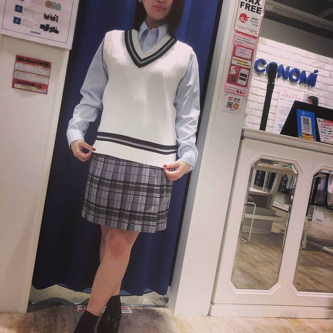 制服専門店CONOMiさんのインスタグラム写真 - (制服専門店CONOMiInstagram)「優等生風コーデ✐📒✨ 新色の夏スカート💙 合わせやすくておすすめです💙  #conomi #制服 #学校 #school #コーデ #code　#スカート #夏コーデ　#summer #insta #instagood  #instagram #instalike #セーラー服 #高校生 #中学生 #学生 #jk #jc #かわいい #kawaii #原宿 #大阪 #コロナに負けるな #コロナウイルスが早く終息しますように #japan #tokyo #osaka #picture #tiktok」7月5日 15時08分 - conomi_official