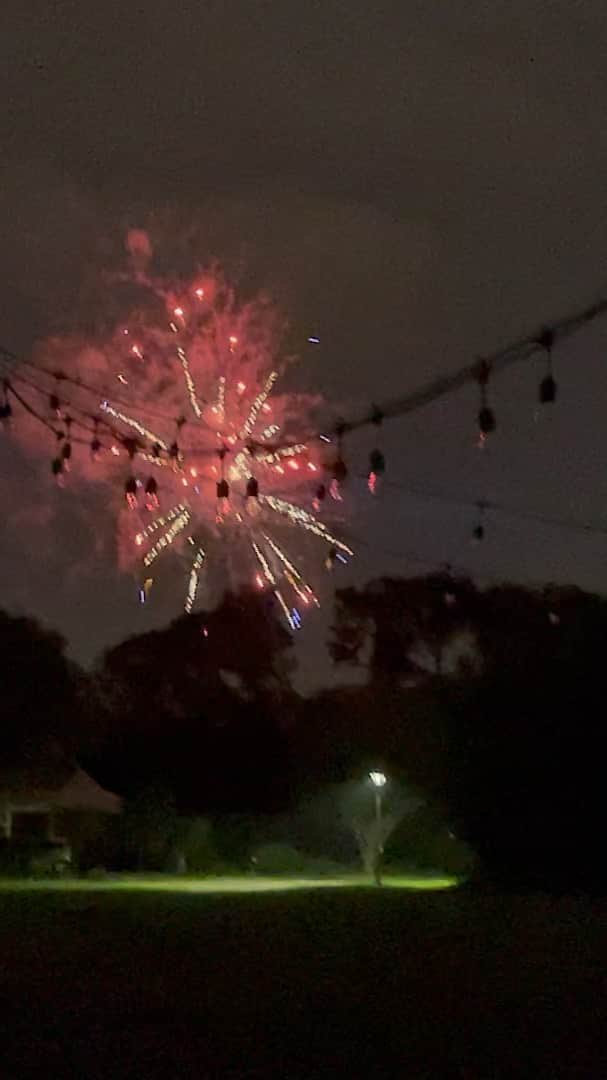 ヤンデルのインスタグラム：「🎇🎇🎇🎇🎇🎇」