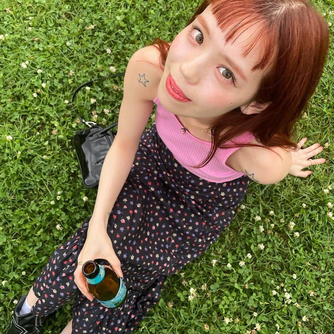 瀬戸あゆみさんのインスタグラム写真 - (瀬戸あゆみInstagram)「🌻🌳🍺🐛  @dear_sisterhood スカート絶賛セール中です💓  #ayumi_outfit #dearsisterhood」7月6日 1時18分 - setoayumi