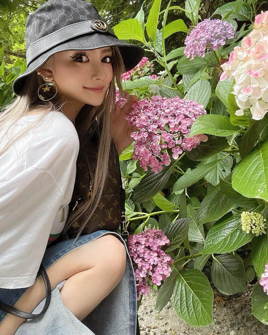 葉月芽生さんのインスタグラム写真 - (葉月芽生Instagram)「🐌☔💕  雨が続いてるけど 紫陽花にとっては幸せな時期🌧💗  きれいな紫陽花にいやされた1日☺️☺️  #梅雨  #紫陽花」7月5日 17時34分 - mei_hazuki