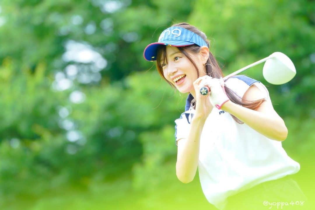 古田ちさこさんのインスタグラム写真 - (古田ちさこInstagram)「⛳️💚 8コマのドライバー表情ショット🏌️‍♀️  スワイプでコマ送りしてみてね◁◁  おそらく…良いショットだったはず😉  📸… @yoppa408  よっぱ殿、ありがとうー❕  📍#サミットゴルフクラブ   #ゴルフ#ゴルフ場#ゴルフラウンド#ゴルフウェア#ゴルフコーデ#ゴルフ女子#ゴルフ女子コーデ#カープ女子 #ping#pinggolf#pinggolfjapan#ピン#ピンゴルフ#ピンゴルフジャパン#golfgirl#ゴルフスタグラム#茨城ゴルフ #ahkah#アーカー#フープピアス#ゴルフ女子⛳️」7月5日 18時35分 - chisakofuruta