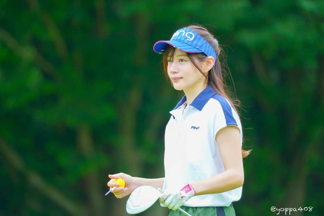 古田ちさこさんのインスタグラム写真 - (古田ちさこInstagram)「⛳️💚 8コマのドライバー表情ショット🏌️‍♀️  スワイプでコマ送りしてみてね◁◁  おそらく…良いショットだったはず😉  📸… @yoppa408  よっぱ殿、ありがとうー❕  📍#サミットゴルフクラブ   #ゴルフ#ゴルフ場#ゴルフラウンド#ゴルフウェア#ゴルフコーデ#ゴルフ女子#ゴルフ女子コーデ#カープ女子 #ping#pinggolf#pinggolfjapan#ピン#ピンゴルフ#ピンゴルフジャパン#golfgirl#ゴルフスタグラム#茨城ゴルフ #ahkah#アーカー#フープピアス#ゴルフ女子⛳️」7月5日 18時35分 - chisakofuruta