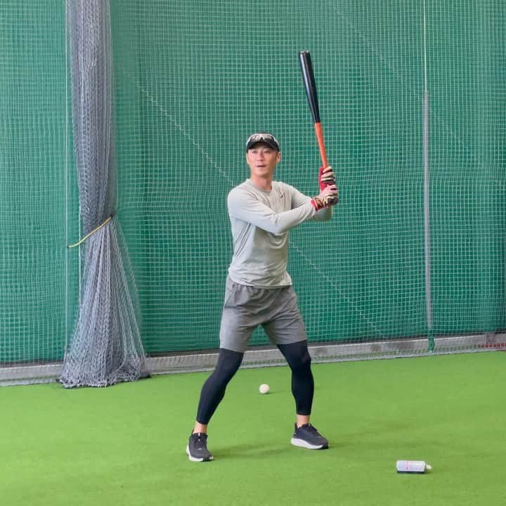 のインスタグラム：「梅雨の時期はジメジメして凄く辛い🥴  #西岡剛」