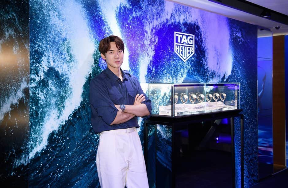 ユ・ヨンソクのインスタグラム：「#태그호이어  #아쿠아레이서프로페셔널300 #TAGHeuerAquaracer #BeyondTheEdge」