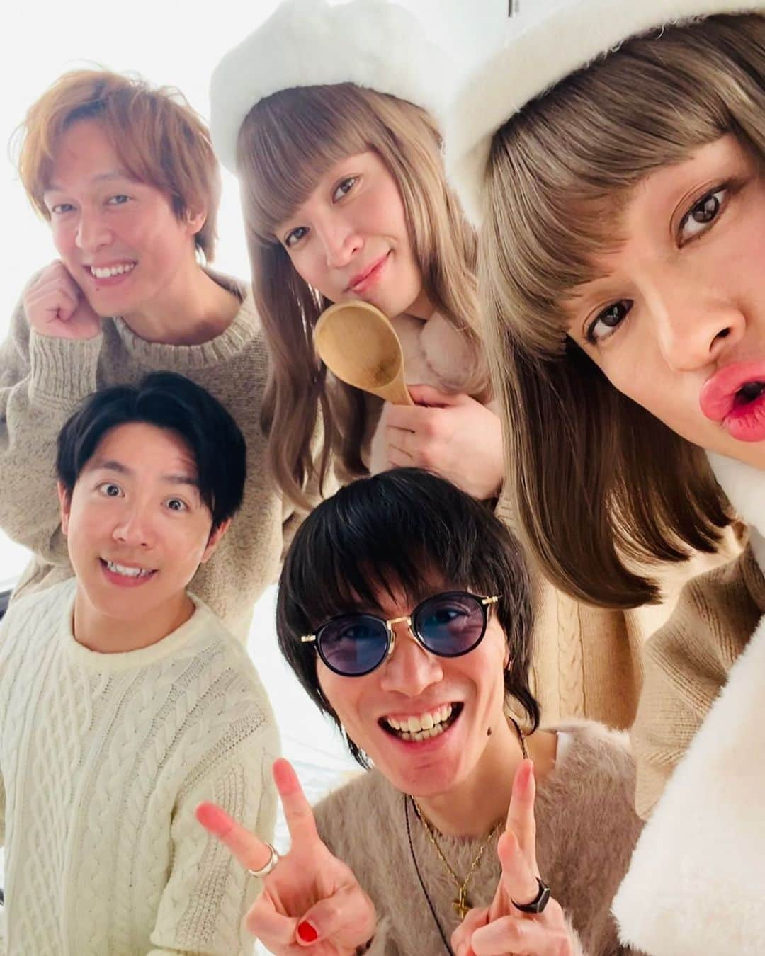 関ジャニ∞さんのインスタグラム写真 - (関ジャニ∞Instagram)「.  New Single「ひとりにしないよ」  特典映像にて、クリームシチューのCMを作りました。  #絶賛発売中 #特典映像 #女装ばかり #クリームシチュー #カレーライス #あなたはどっち #関ジャニInstagram」7月5日 20時01分 - kanjani8_official