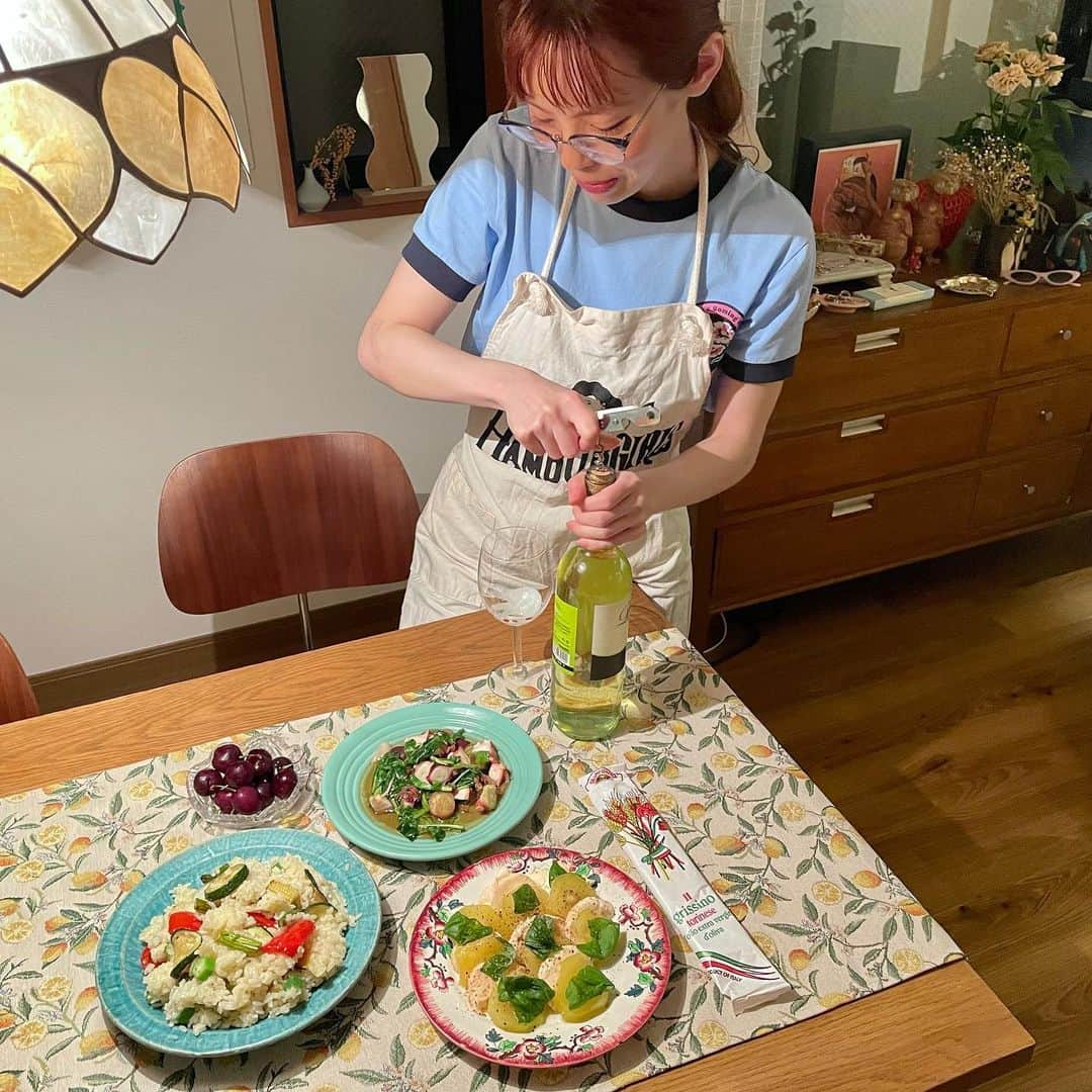 瀬戸あゆみさんのインスタグラム写真 - (瀬戸あゆみInstagram)「@asbs.jp のお料理連載にて、わたしの夏によく作るものたちシリーズのレシピ、載ってます。  ぜひ参考にしてくださいっ！🍳🔪🍽  #ayumi_kitchen」7月5日 20時28分 - setoayumi