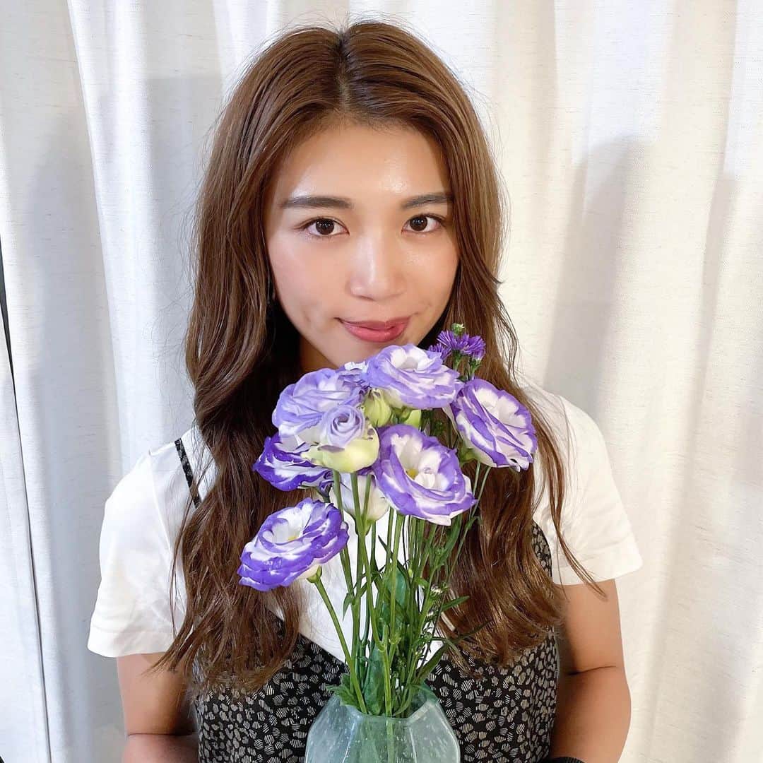 坪井ミサトさんのインスタグラム写真 - (坪井ミサトInstagram)「. . 久々に巻いて下ろしたら 髪の毛伸びていました😬笑 . 運動するときもお仕事のときも 基本結んでるので こーゆうときに気づくやつー😂 . 運動しない日は 極力下ろして美意識あげてこぅ🙌 (梅雨で結局巻き取れる。) . そしてどんなに頑張っても 肌黒い…🤦‍♀️笑 . . #野球 #野球女子 #run #running #fitness #fitnessgirl #golf #golfgirl #ゴルフ女子 #ゴルフ #走る人 #フルマラソン #健康オタク #健康美 #baseball」7月5日 21時28分 - misato1030